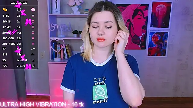Snapshot of cutie_mili chatting on February 28, 8:09 am cutie mili online show from February 28, 8:09 am