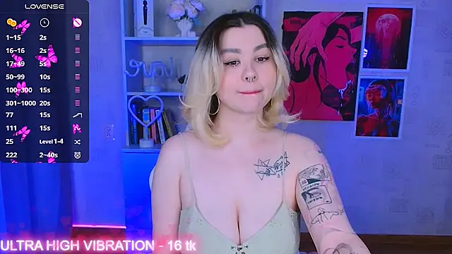 Snapshot of cutie_mili chatting on March 17, 11:10 am cutie mili online show from March 17, 11:10 am