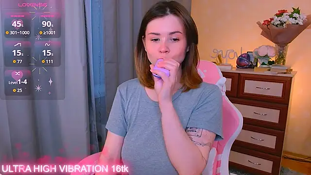 Snapshot of cutie_mili chatting on October 15, 8:33 am cutie mili online show from October 15, 8:33 am