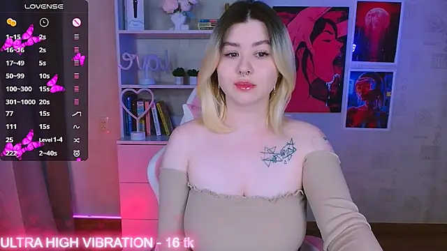 Snapshot of cutie_mili chatting on February 27, 11:39 am cutie mili online show from February 27, 11:39 am