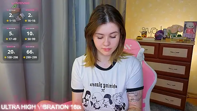 cutie mili online show from November 18, 8:06 am