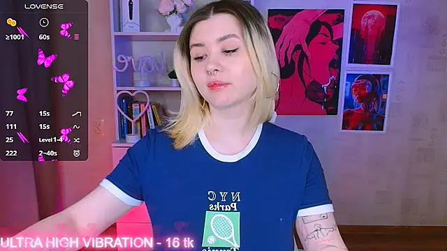 Snapshot of cutie_mili chatting on February 28, 3:15 am cutie mili online show from February 28, 3:15 am