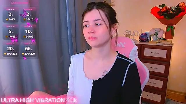 Snapshot of cutie_mili chatting on September 30, 6:52 am cutie mili online show from September 30, 6:52 am
