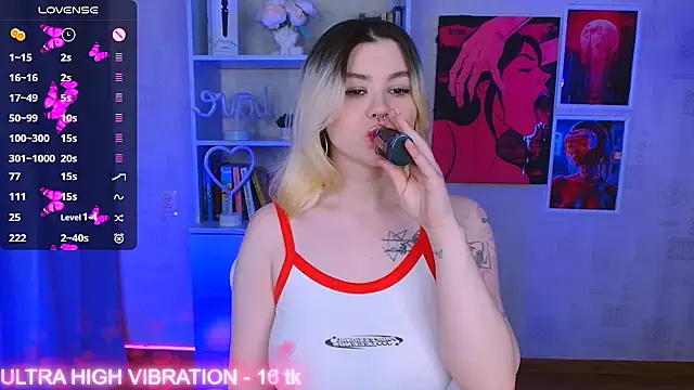 Snapshot of cutie_mili chatting on March 13, 10:05 am cutie mili online show from March 13, 10:05 am