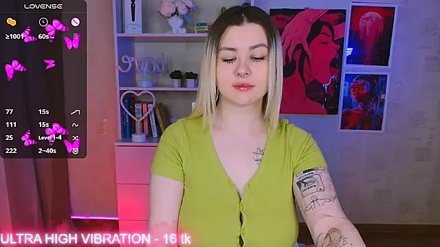 Snapshot of cutie_mili chatting on March 4, 4:49 am cutie mili online show from March 4, 4:49 am