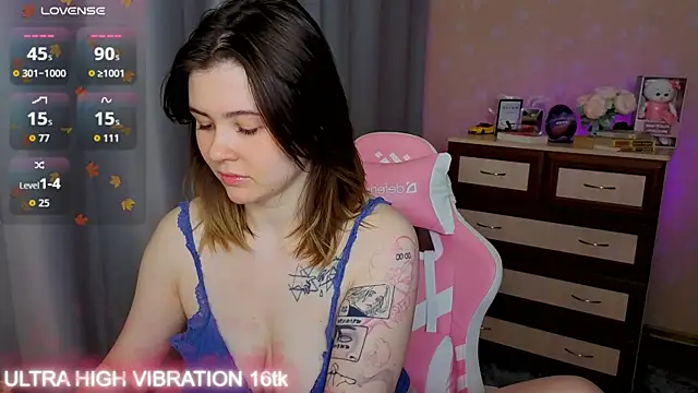 cutie mili online show from December 1, 8:15 am