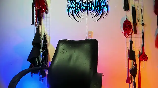 Snapshot of irregular_fetish_ chatting on May 13, 9:22 pm irregular fetish online show from May 13, 9:22 pm