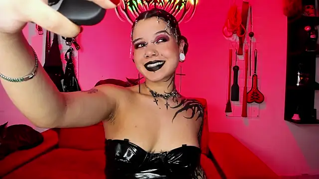 irregular fetish  online show from March 26, 12:31 am