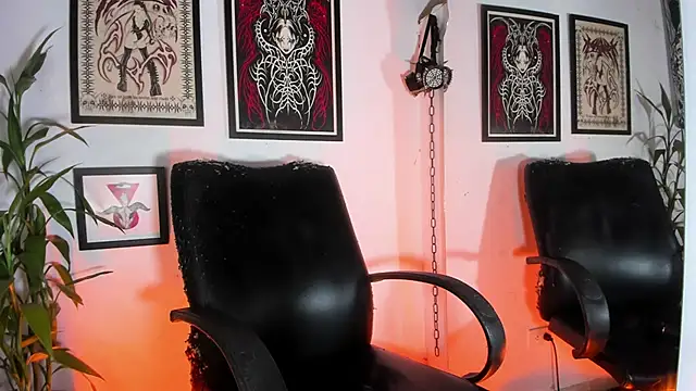 Snapshot of irregular_fetish_ chatting on May 28, 9:10 pm irregular fetish online show from May 28, 9:10 pm