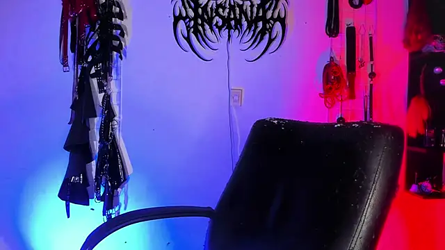 Snapshot of irregular_fetish_ chatting on April 23, 10:11 pm irregular fetish online show from April 23, 10:11 pm