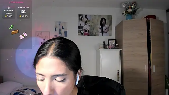 VeronikaOlsen online show from October 16, 1:25 am