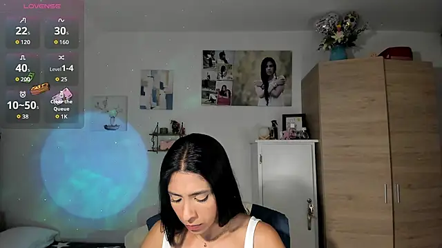 VeronikaOlsen online show from October 28, 1:39 am