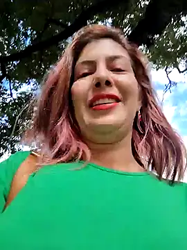 Snapshot of scarlett_moore chatting on January 18, 2:20 pm scarlett moore online show from January 18, 2:20 pm