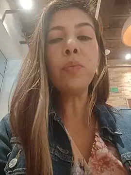 Snapshot of scarlett_moore chatting on June 14, 3:46 pm scarlett moore online show from June 14, 3:46 pm