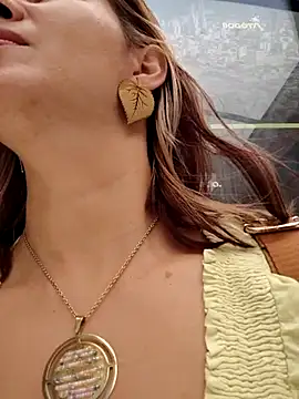 Snapshot of scarlett_moore chatting on March 1, 4:40 pm scarlett moore online show from March 1, 4:40 pm