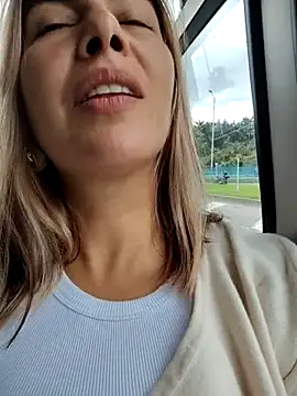 Snapshot of scarlett_moore chatting on February 25, 12:49 pm scarlett moore online show from February 25, 12:49 pm