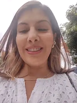 scarlett moore online show from April 25, 4:37 pm