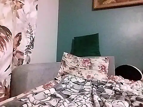 OwlosionyMisiek1991 online show from October 19, 4:37 am