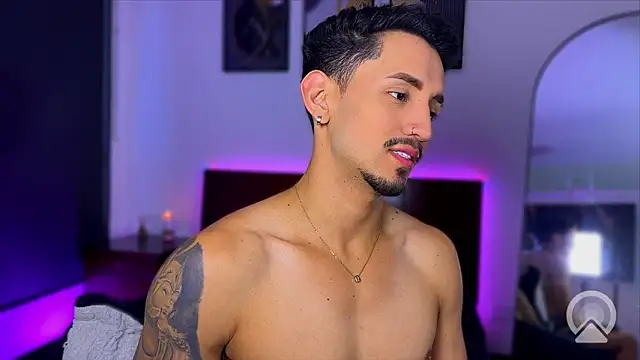 AxelKing1326 online show from January 14, 10:35 pm