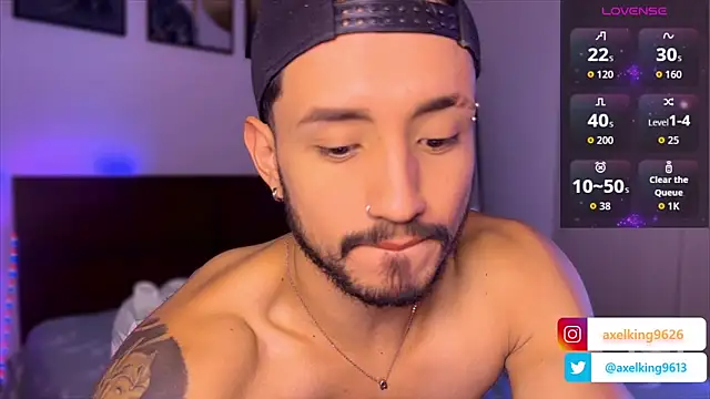 AxelKing1326 online show from April 28, 2:43 pm