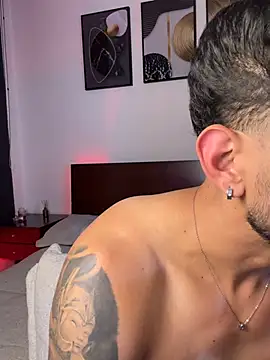 AxelKing1326 online show from March 8, 1:44 am