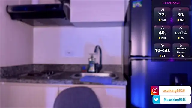 AxelKing1326 online show from April 5, 7:53 pm