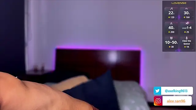 AxelKing1326 online show from October 13, 4:30 pm