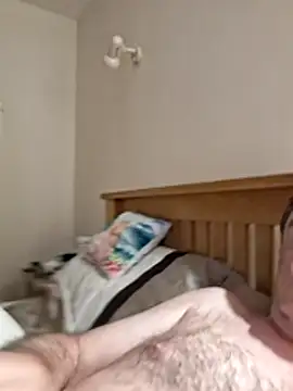 Snapshot of jonjoey123 chatting on February 25, 7:19 am jonjoey123 online show from February 25, 7:19 am