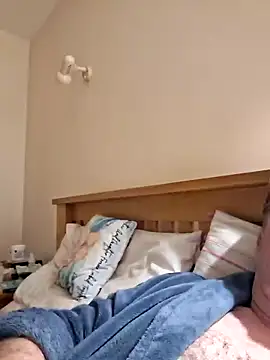 Snapshot of jonjoey123 chatting on February 13, 7:08 am jonjoey123 online show from February 13, 7:08 am