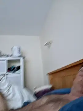 Snapshot of jonjoey123 chatting on October 24, 7:51 am jonjoey123 online show from October 24, 7:51 am