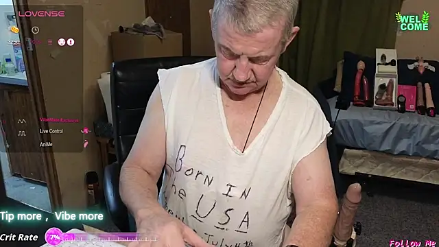 Snapshot of oldnew-63 chatting on November 18, 12:59 am oldnew-63 online show from November 18, 12:59 am