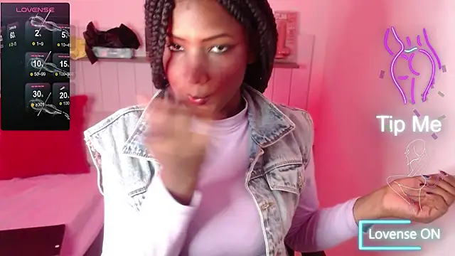 Snapshot of NikitaKiss chatting on November 12, 1:59 pm NikitaKiss online show from November 12, 1:59 pm