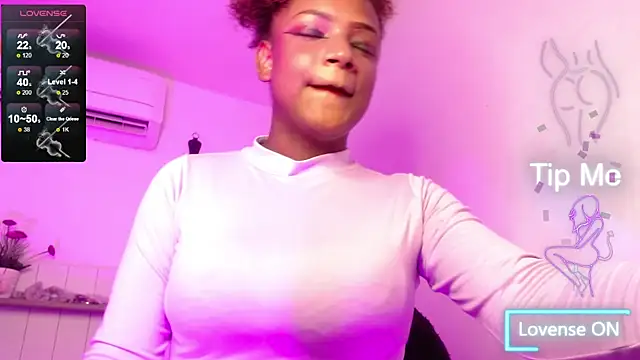 Snapshot of NikitaKiss chatting on October 26, 1:33 pm NikitaKiss online show from October 26, 1:33 pm