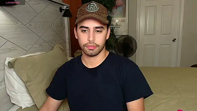 Snapshot of thonylewys chatting on June 4, 8:24 pm thonylewys online show from June 4, 8:24 pm