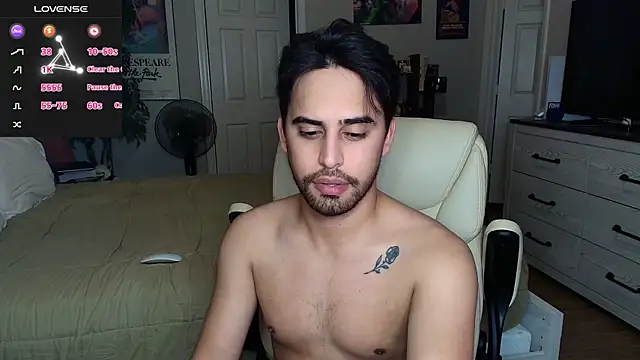 Snapshot of thonylewys chatting on June 11, 11:02 pm thonylewys online show from June 11, 11:02 pm