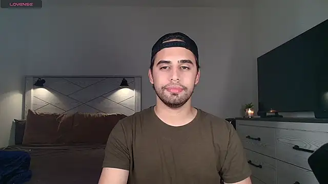 Snapshot of thonylewys chatting on October 18, 1:18 am thonylewys online show from October 18, 1:18 am