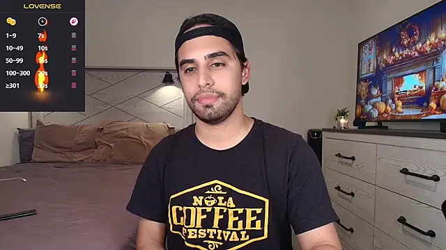 Snapshot of thonylewys chatting on October 19, 12:46 am thonylewys online show from October 19, 12:46 am