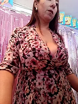 Snapshot of Mia_Novikov chatting on June 24, 5:55 pm Mia Novikov online show from June 24, 5:55 pm