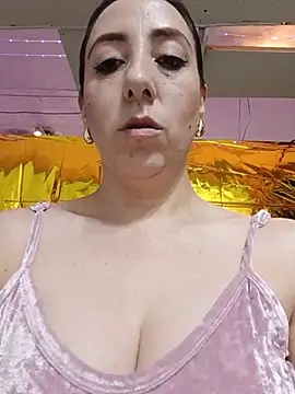 Snapshot of Mia_Novikov chatting on July 18, 9:34 pm Mia Novikov online show from July 18, 9:34 pm