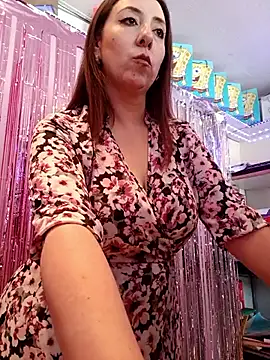 Snapshot of Mia_Novikov chatting on June 18, 6:24 pm Mia Novikov online show from June 18, 6:24 pm