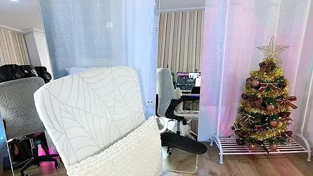 Tawny cox online show from December 4, 9:19 am