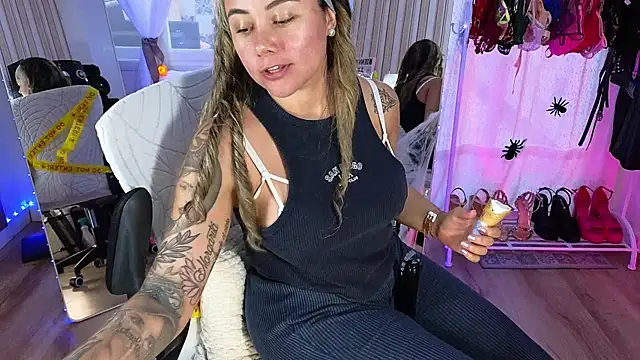 Tawny cox online show from October 27, 3:02 pm