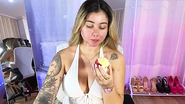 Tawny cox online show from November 17, 10:52 am