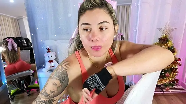 Tawny cox online show from December 2, 9:55 am