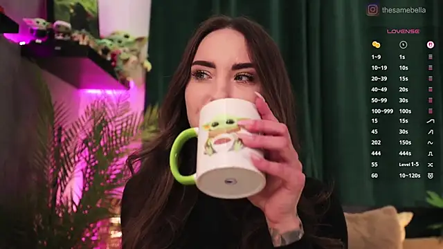 BabyYoda- online show from April 19, 6:10 pm