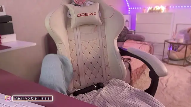 xxbabyxgiiirlxx online show from February 14, 10:10 pm