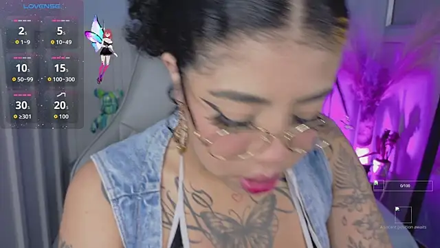 foxxy-lov3 online show from October 11, 12:39 pm