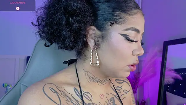 foxxy-lov3 online show from October 16, 12:24 pm