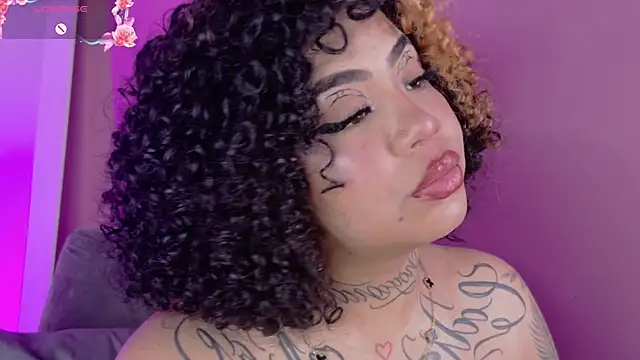 foxxy-lov3 online show from May 11, 2:18 pm