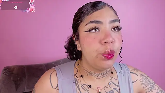 foxxy-lov3 online show from March 13, 12:10 pm